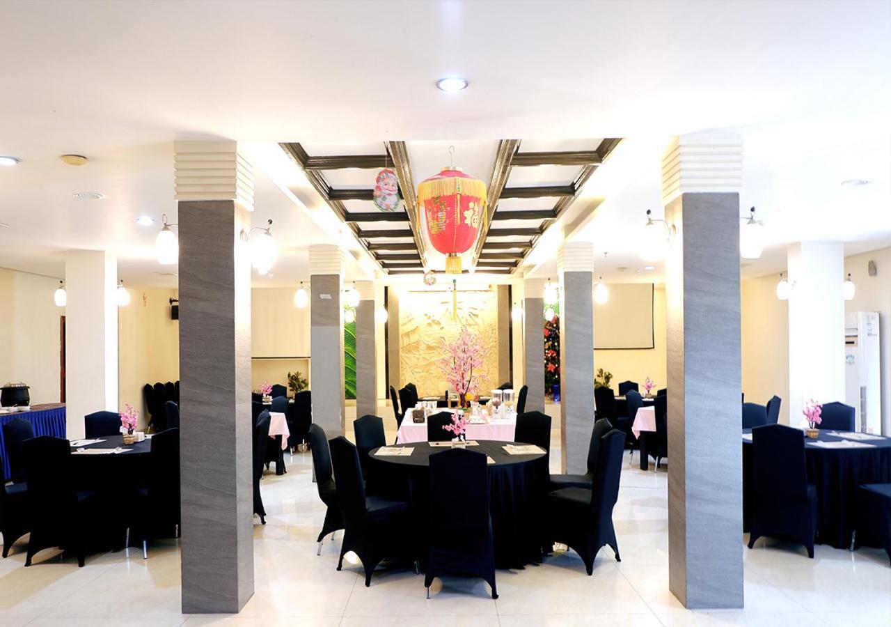 Manise Hotel Амбон Екстер'єр фото