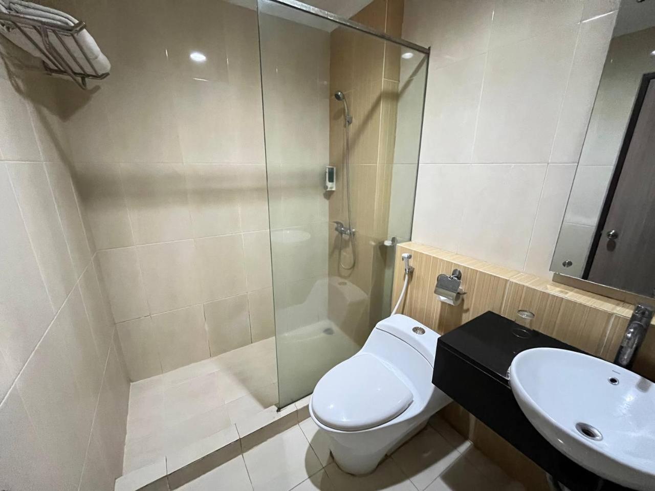 Manise Hotel Амбон Екстер'єр фото